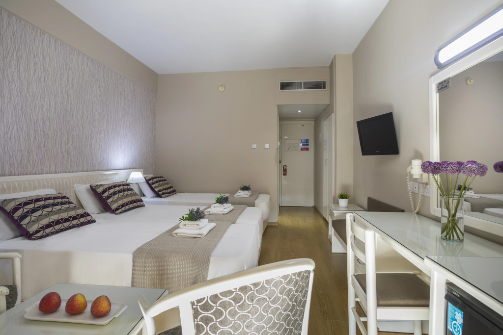 Pavlo Napa Beach Hotel — фото