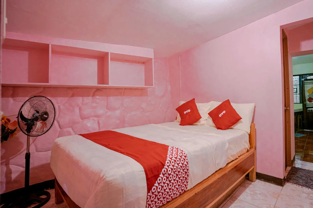 Deluxe Double room (full double bed)