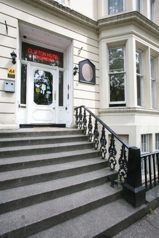 Clifton Hotel