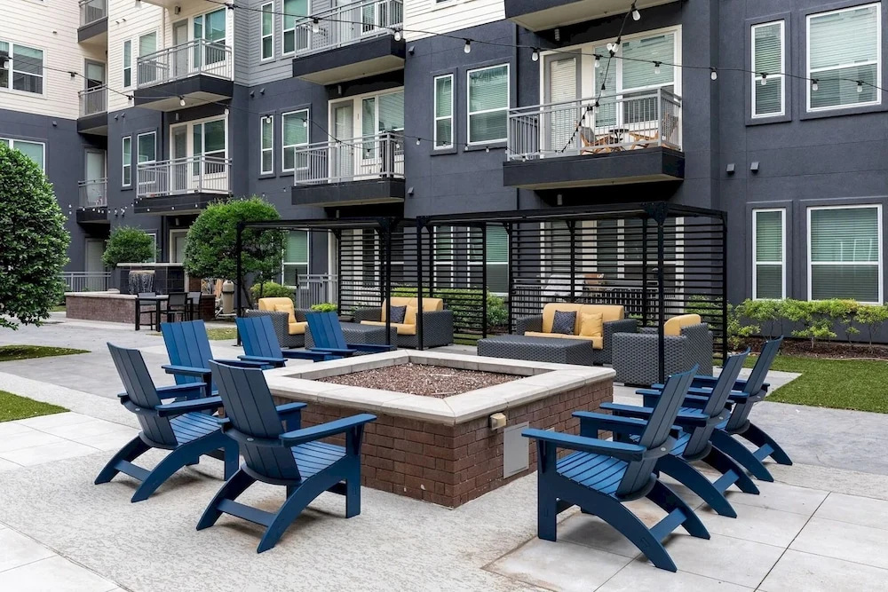 Landing Furnished Apartments - Old East