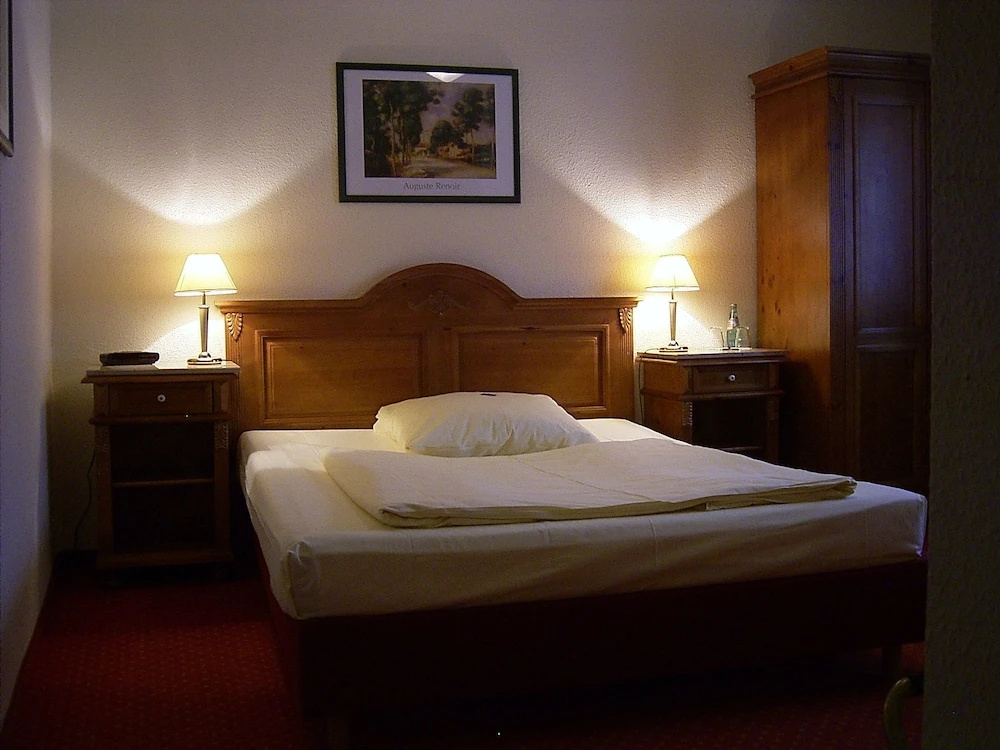 Standard Double room (full double bed)