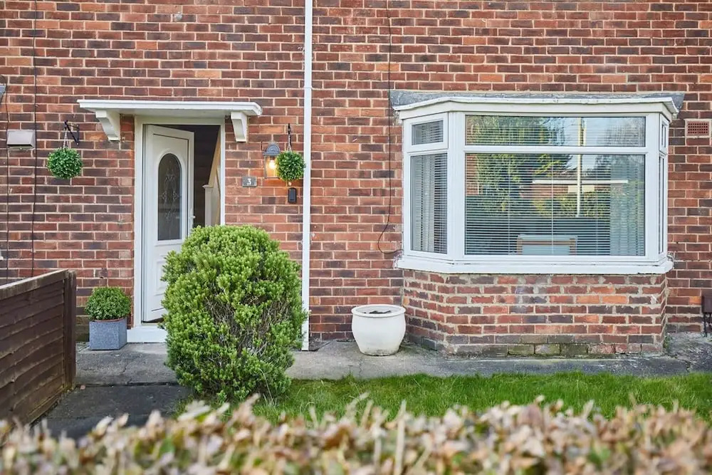 Host Stay Newsam Crescent
