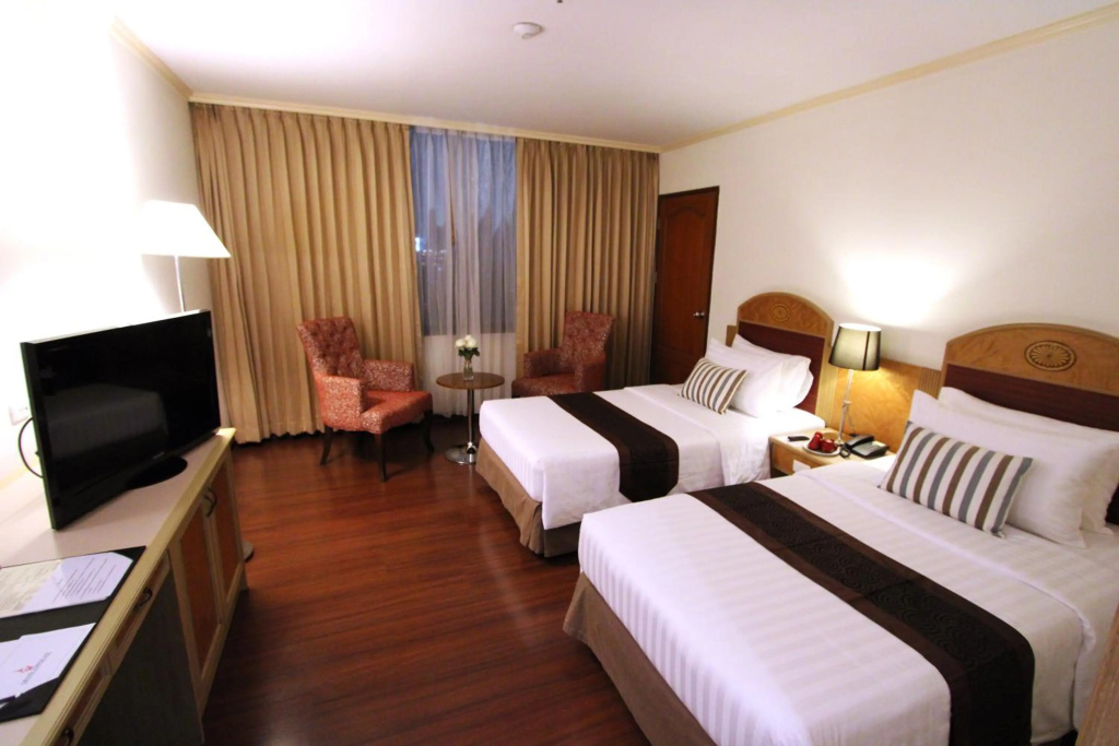 Grand Tower Inn Rama VI Hotel — фото