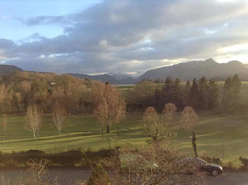 Standard Double room with lake view (full double bed)