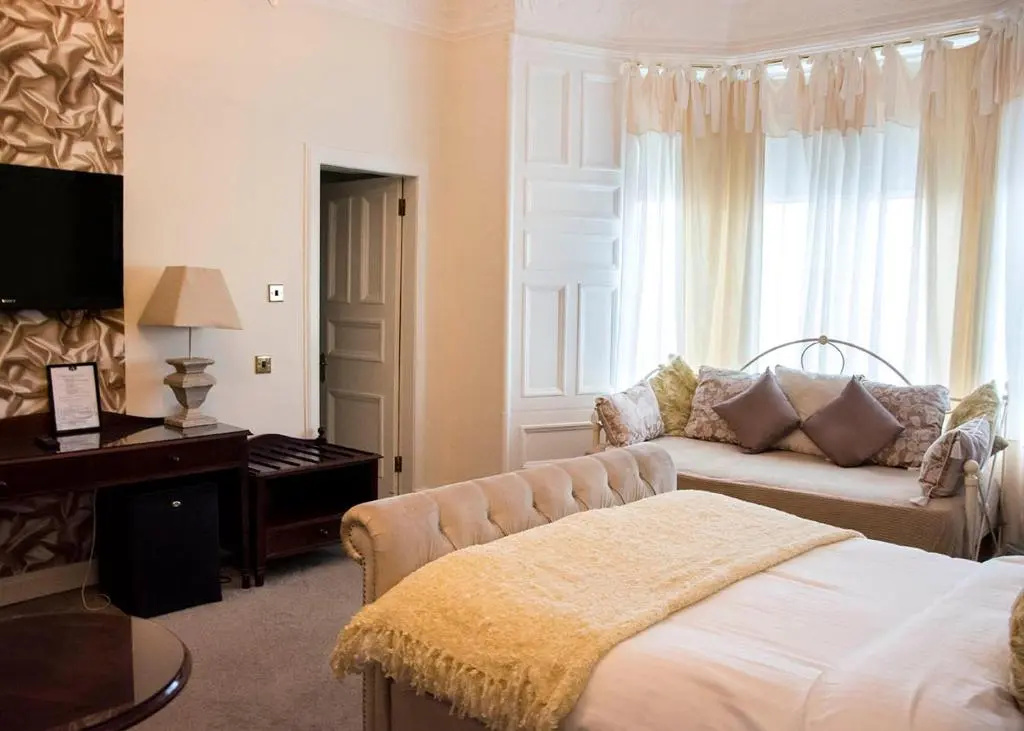 Executive Double room (full double bed)
