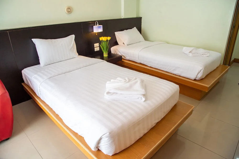 Superior Double room with balcony and with partial ocean view (twin beds)