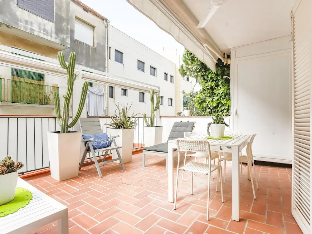 Cuban Green Terrace in Sitges
