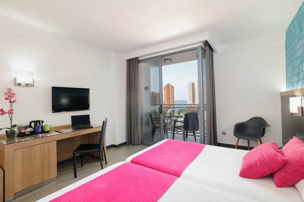 Superior Double room with balcony and with partial sea view (full double bed)