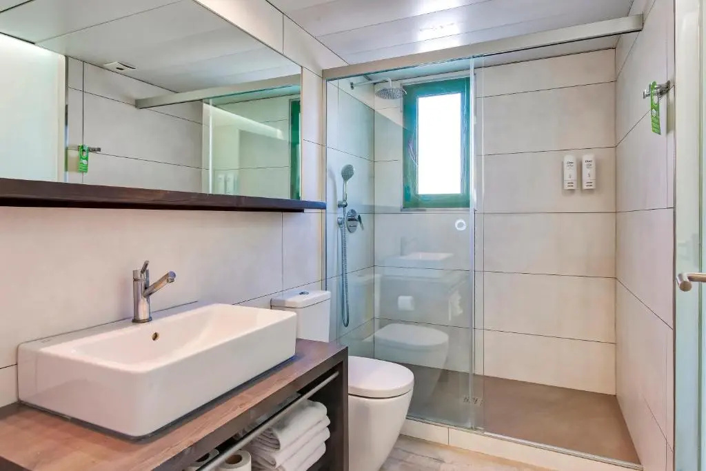 3 Bedrooms Apartment