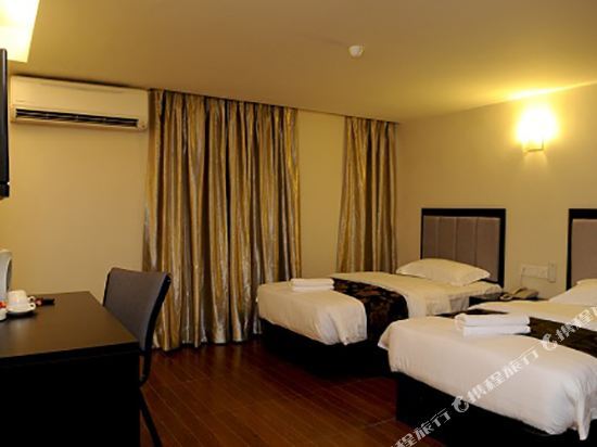 Kk Waterfront Hotel