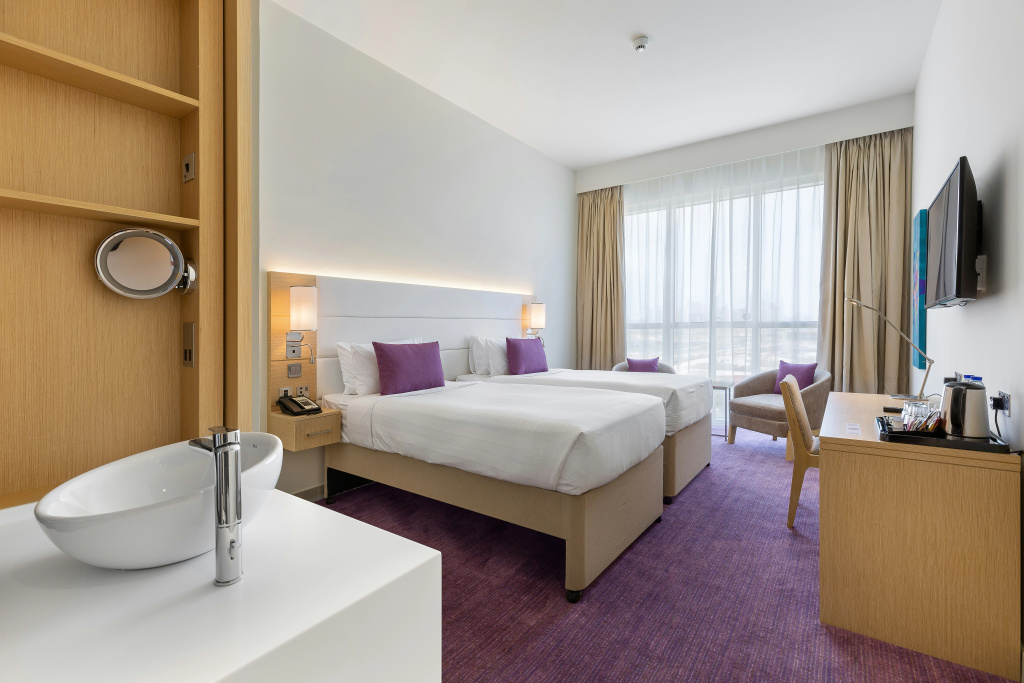 Отель Premier Inn Dubai Ibn Battuta Mall в Дубае