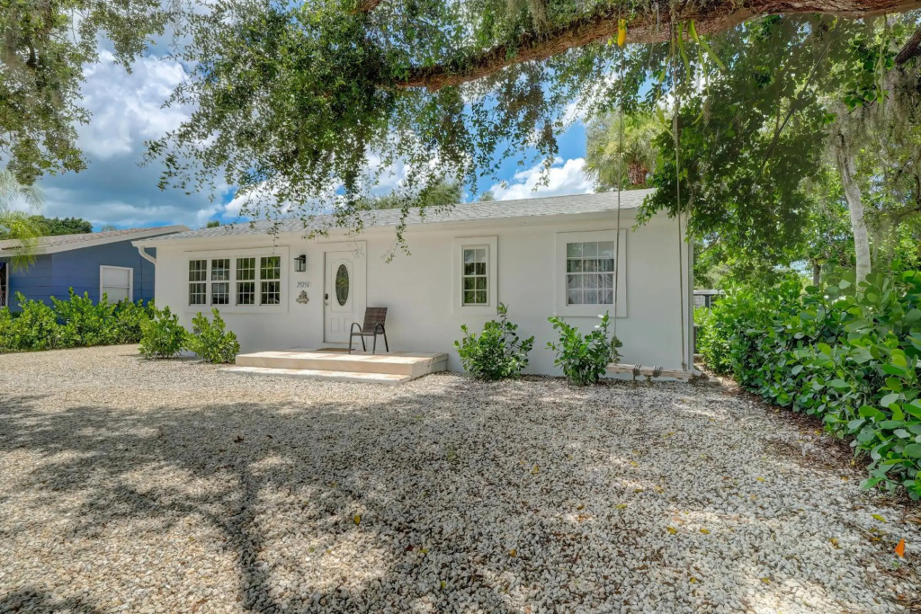 Three Rental Units In This Bonita Springs Compound