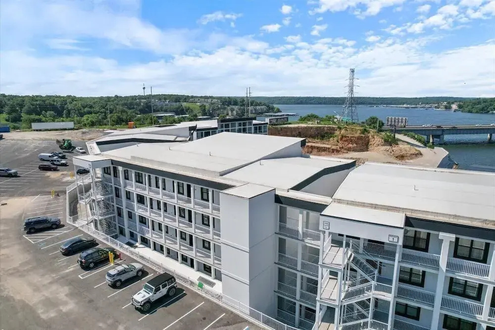 Upscale Lakeside Condo With Extraordinary Amenities at Topsider in Osage Beach 19mm