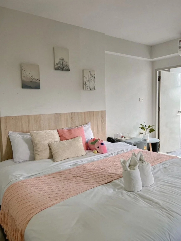 Superior Double room with balcony (full double bed)