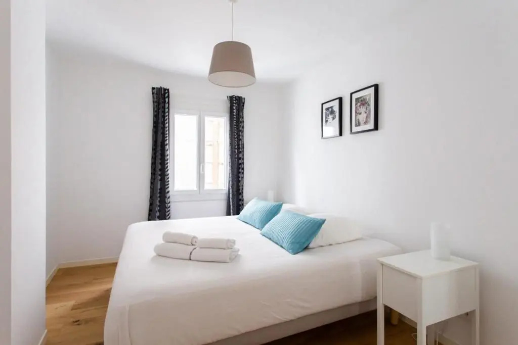 Furnished apartment 2 bedrooms in the old port district near all amenities