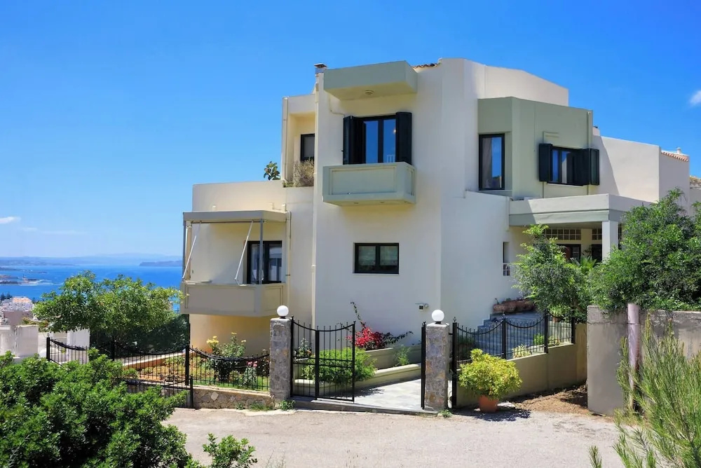 Koralia - Chania's Card Postal Villa Majestic View