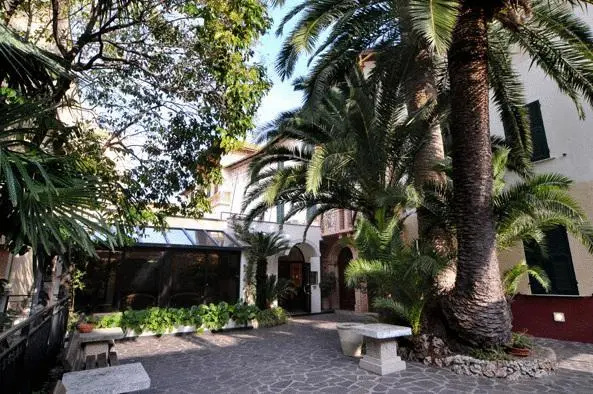 Hotel photo 16