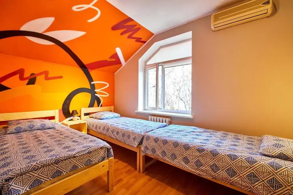 Трёхместный номер Standard Мансарда в Wanderlust  Riverside hostel (Вандерласт Риверсайд хостел)