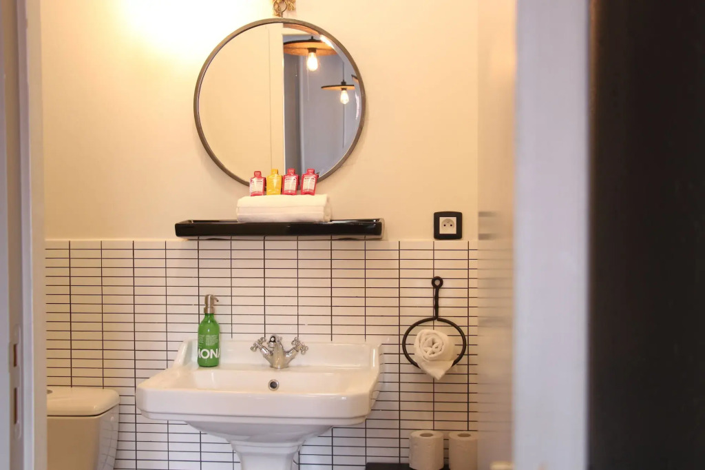 HO36 Hostel Lyon by null