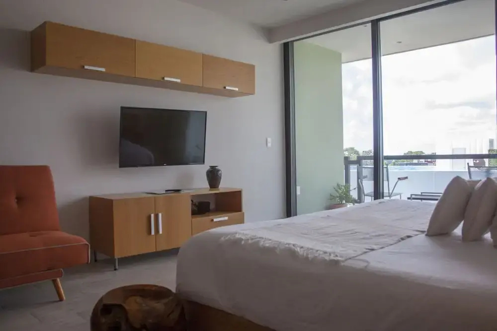 Business Studio with balcony