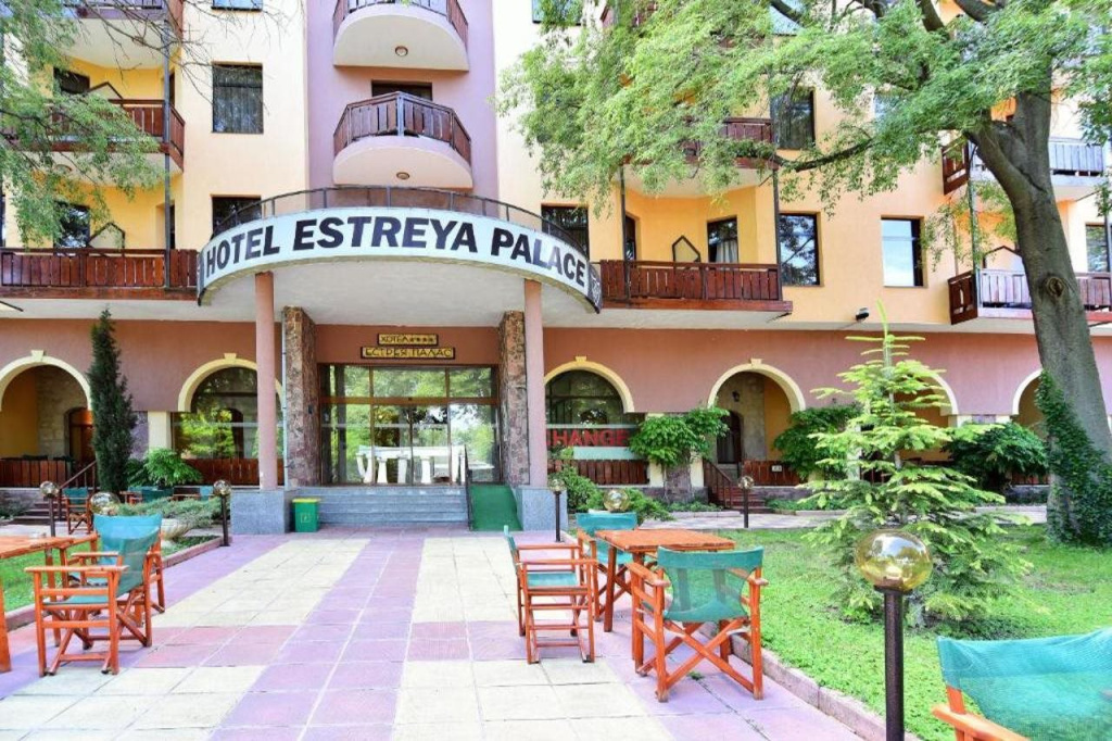 SG Estreya Palace