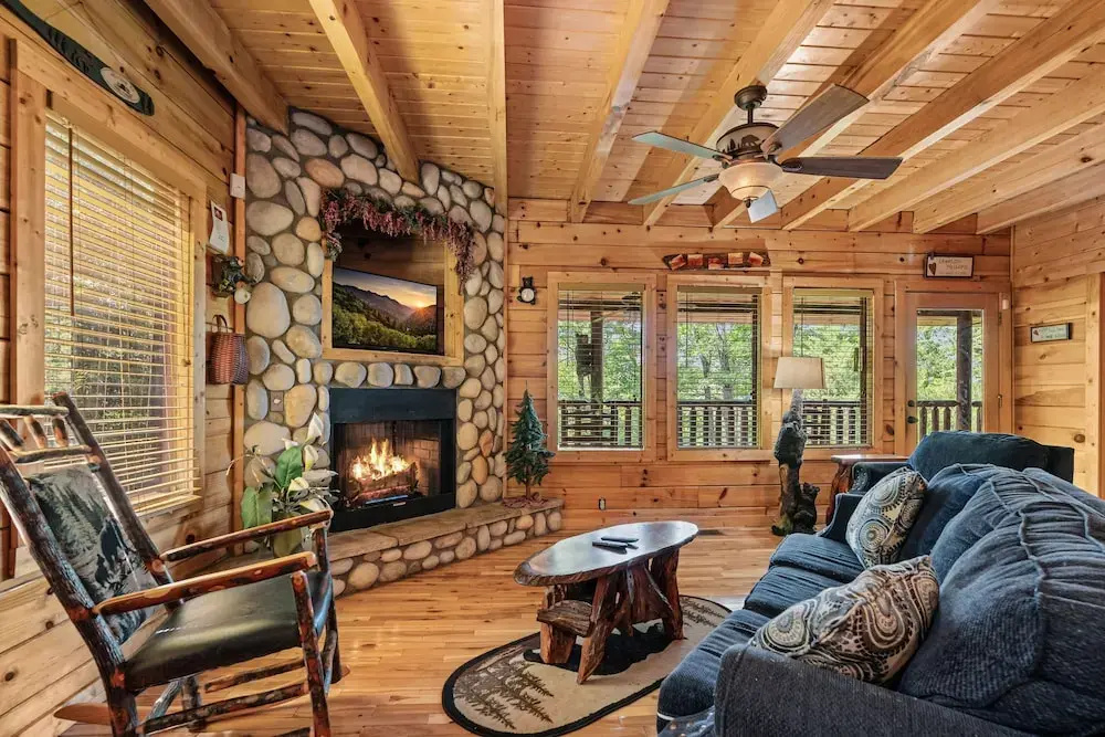 Luxurious Nine Bears Home Minutes Away to Gatlinburg by Redawning