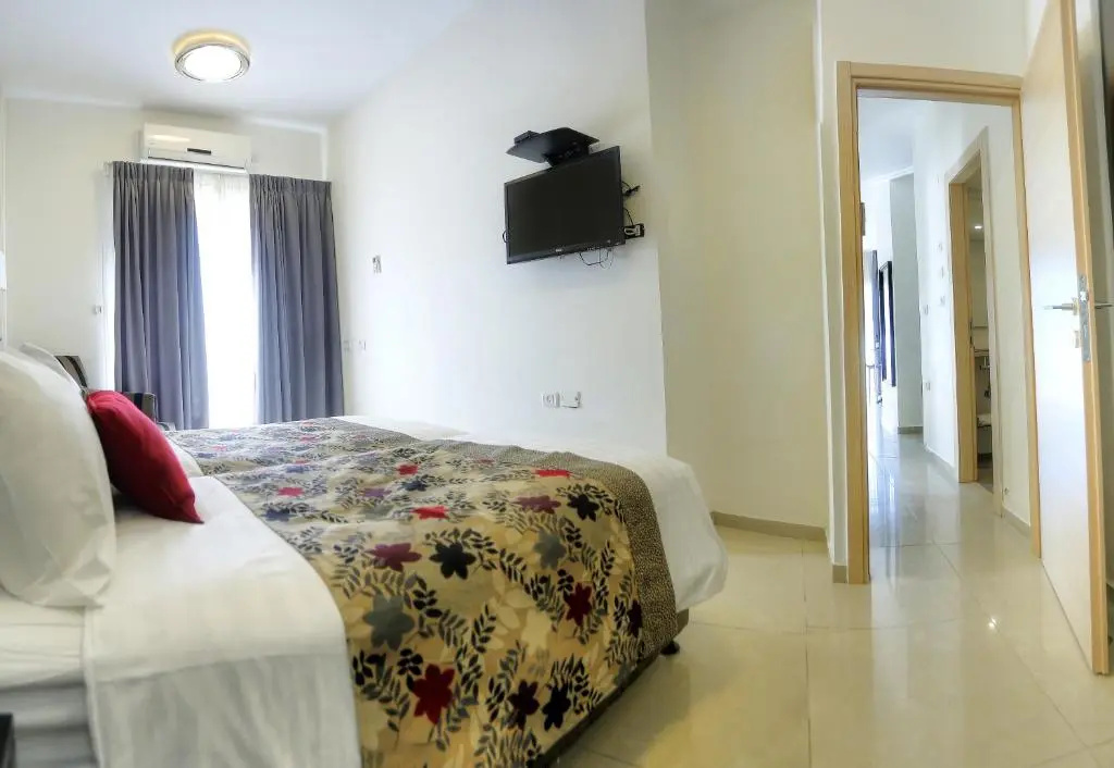 2 Bedrooms Apartment