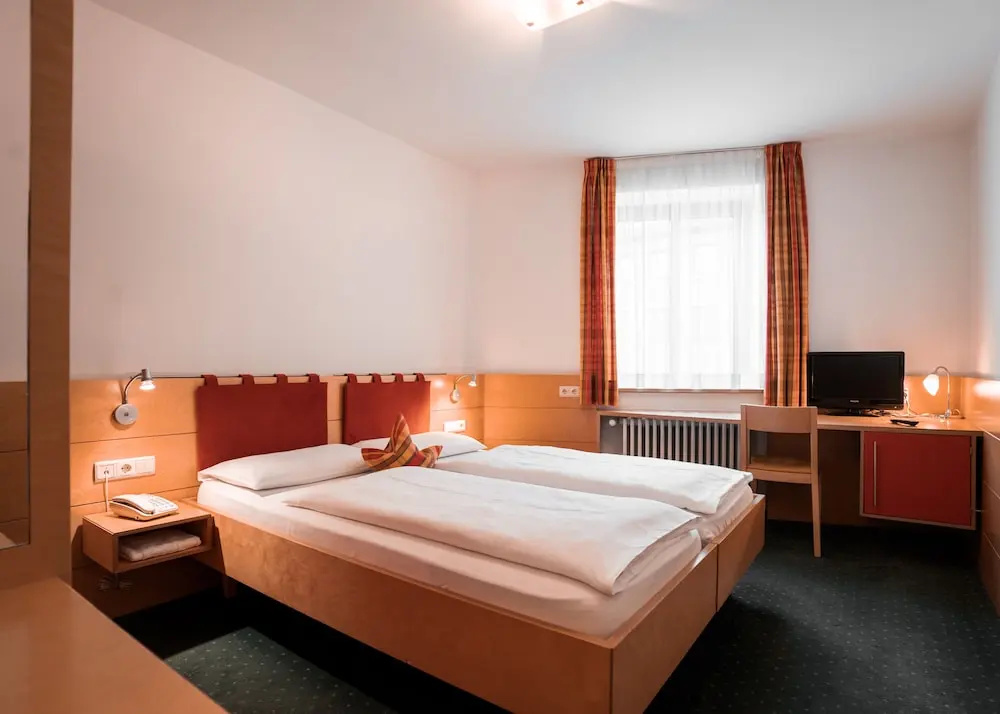 Standard Double room (full double bed)