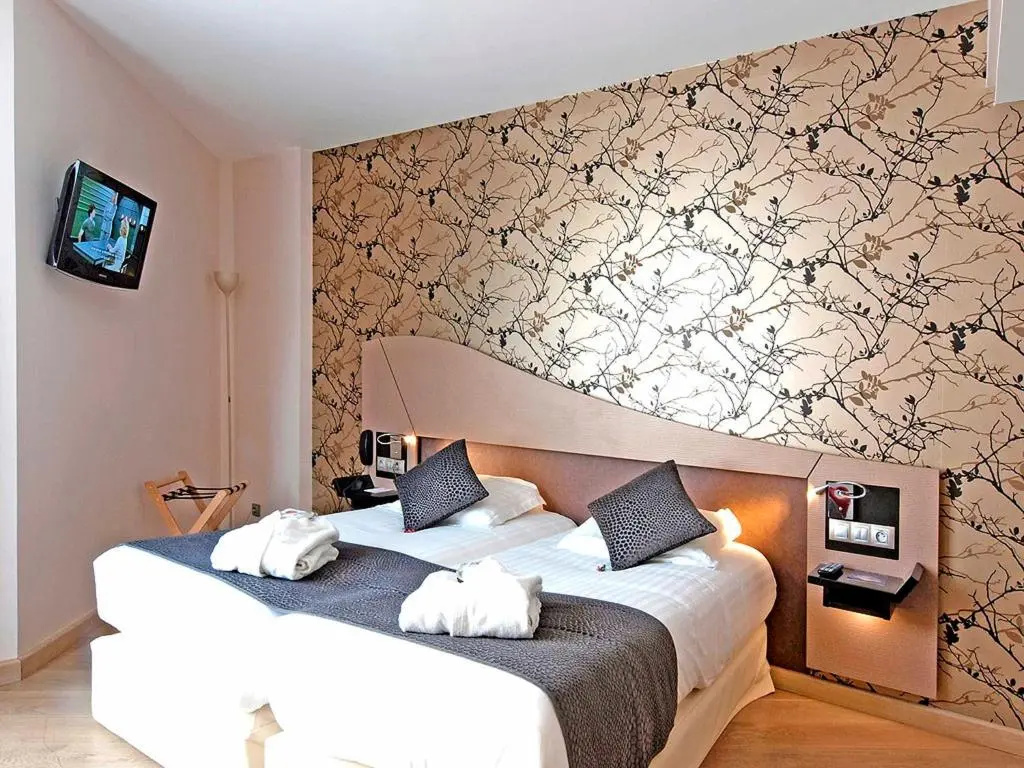 Superior Double room (full double bed)