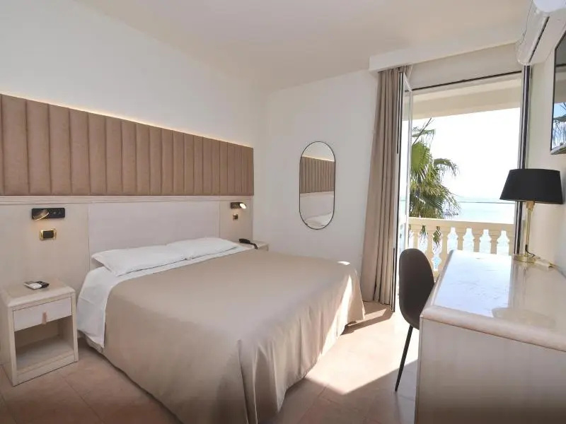 Hotel Falli — 4