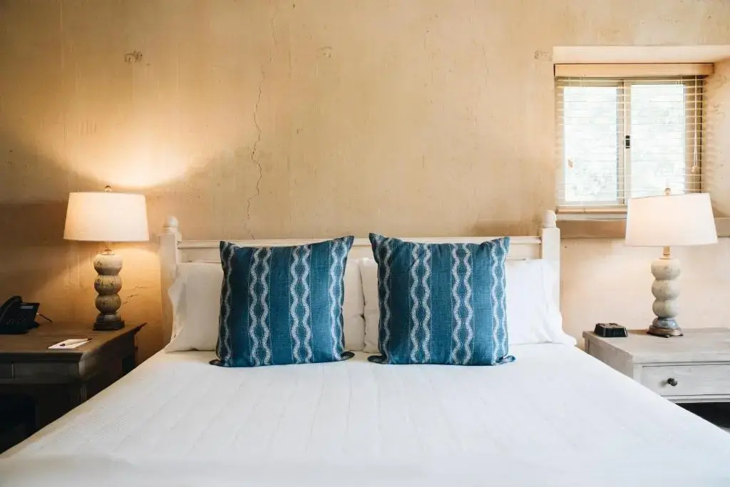 Deluxe Double room with balcony (full double bed)