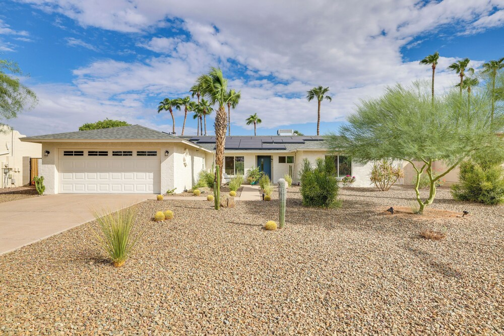 6 Mi to Lookout Mountain: Scottsdale Home w/ Grill