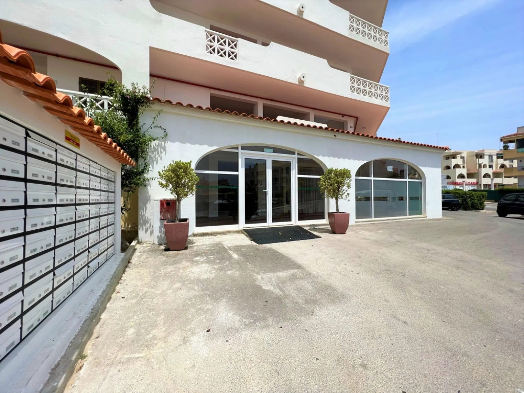 ALBUFEIRA TWINS 1 WITH POOL by HOMING