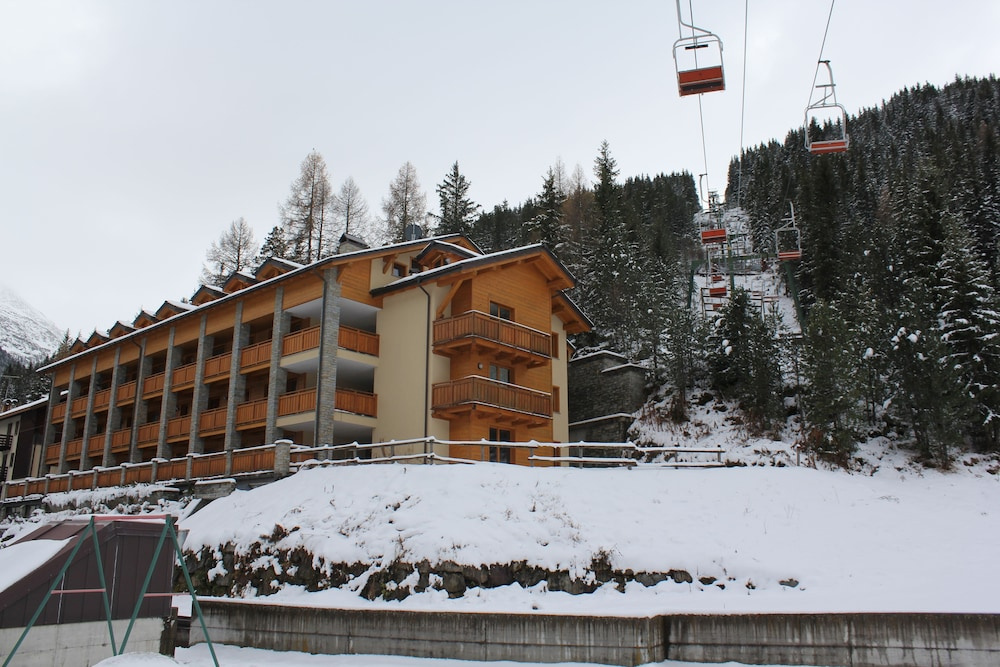 Chalet Alaska