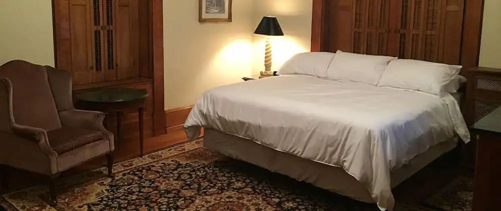 Standard Double room with park view (full double bed)