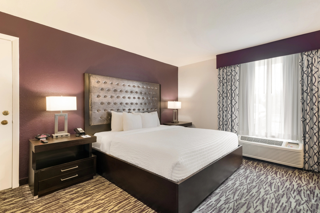 Clarion Inn & Suites Across From Universal Orlando Resort - Général