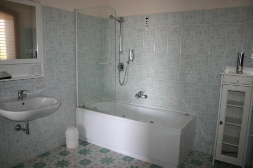 gallery_image_hidden_28