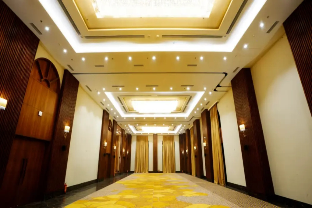 Lobby & Reception