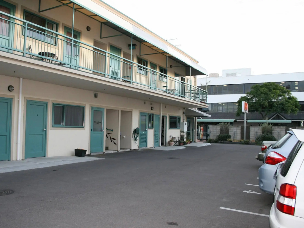 Astray Motel