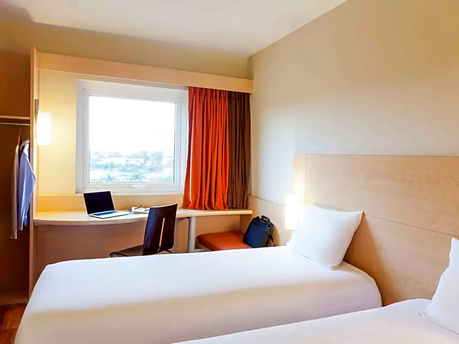 Standard Double room twin beds