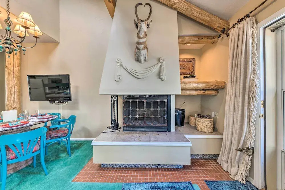 Eclectic Home w/ Deck: 4 Miles to Ski Cloudcroft! - фото 2