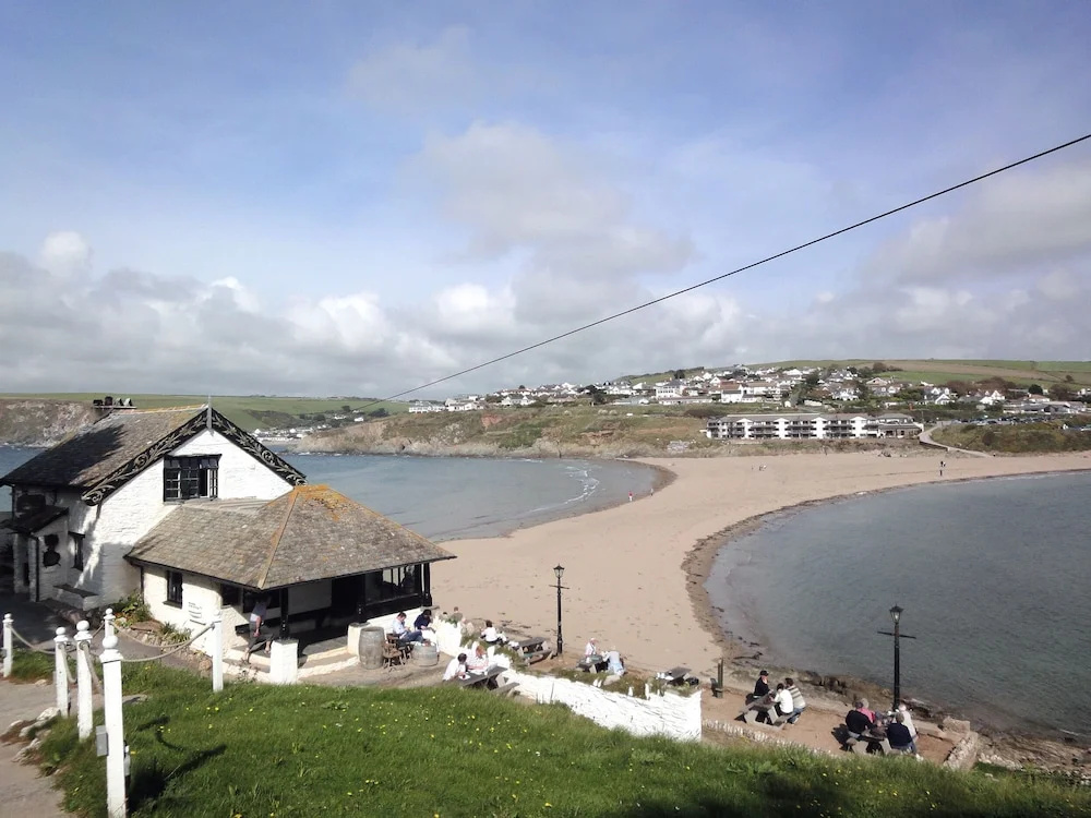 Beach & Waterfront