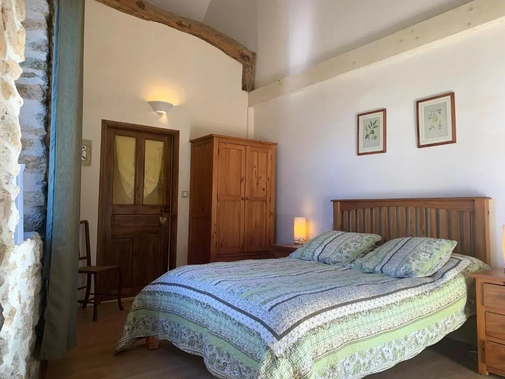 Standard Double room with garden view (full double bed)