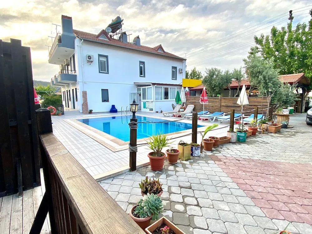 Dinc Otel