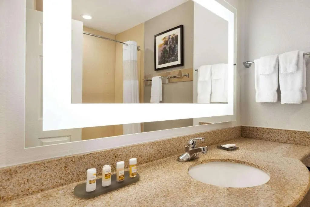 La Quinta Inn & Suites by Wyndham Port Arthur - Chambres