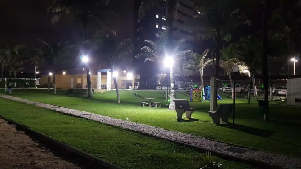 Apto Vista Beira Mar - Praia do Futuro a 100 mt da Praia