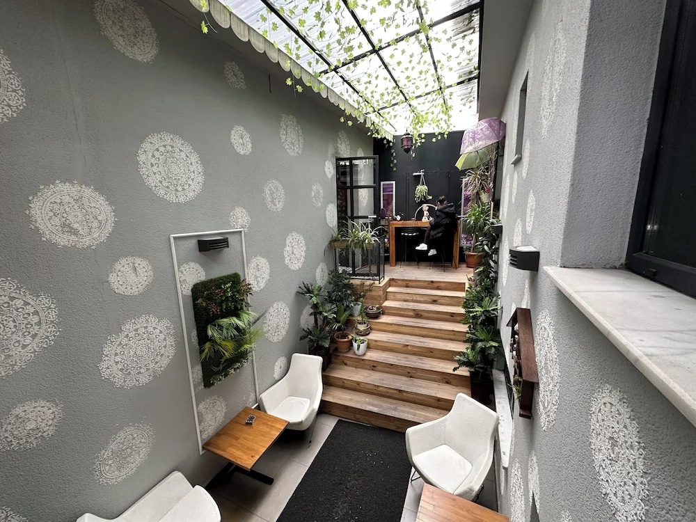 Basic Double room with city view (full double bed)