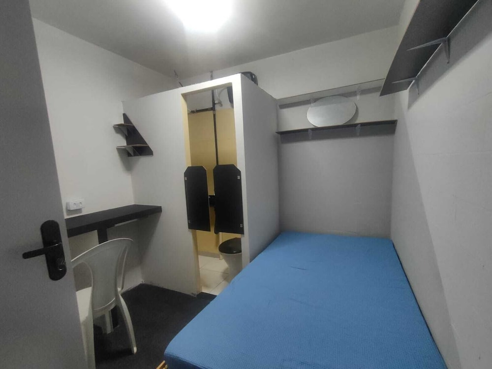 Economy Suite