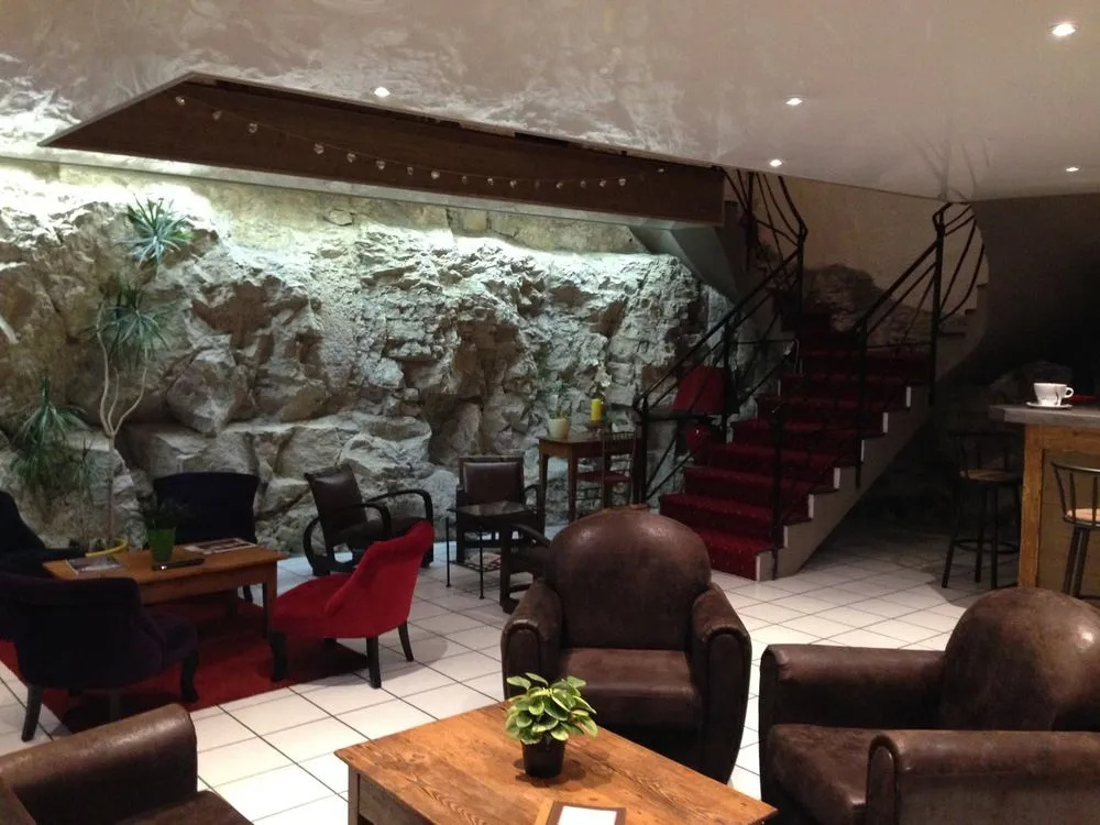 Lobby & Reception