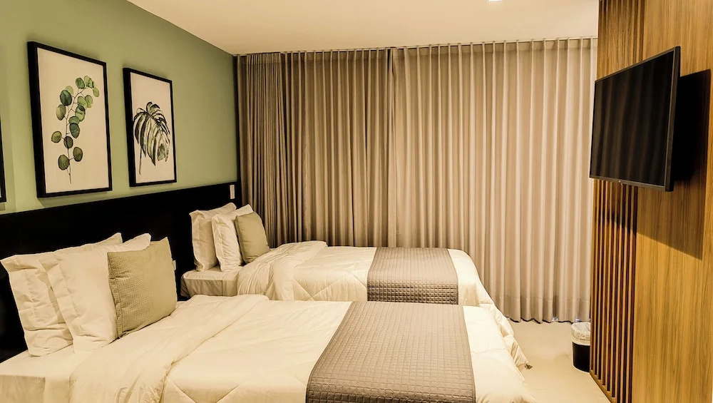 Standard Double Studio with partial ocean view (twin beds)